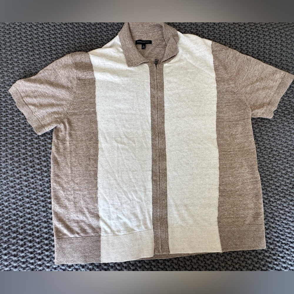 Men’s Banana Republic Linen zip up shirt. New- never worn.